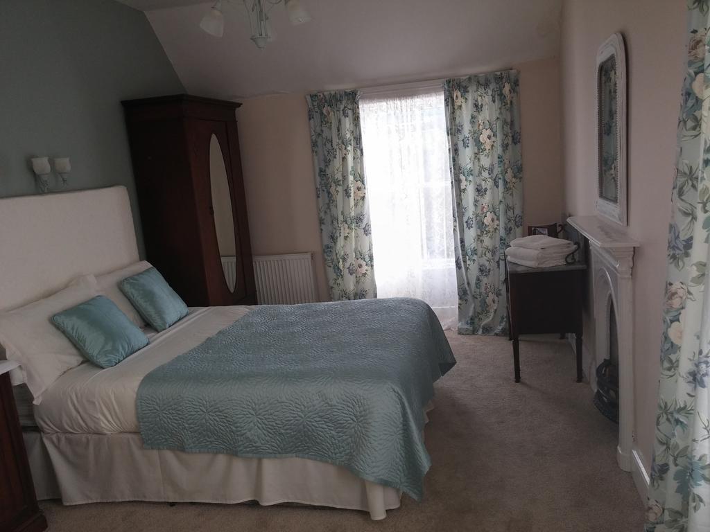 Meath Arms Country Inn Aughrim Room photo